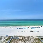 Beautiful Condo With Spacious Balcony To Enjoy Fascinating Ocean View - Unit 1002