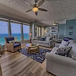 Beautiful Condo With Spacious Balcony To Enjoy Fascinating Ocean View - Unit 1002