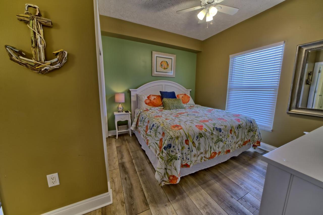 Beautiful With Spacious Balcony To Enjoy Fascinating Ocean View - Unit 1002 *