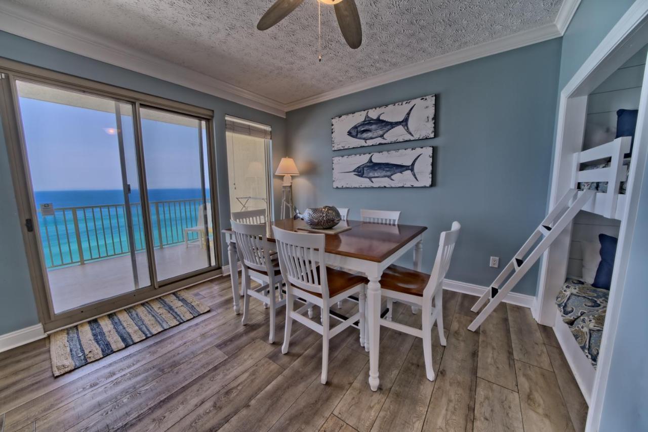 Beautiful With Spacious Balcony To Enjoy Fascinating Ocean View - Unit 1002 Apartment