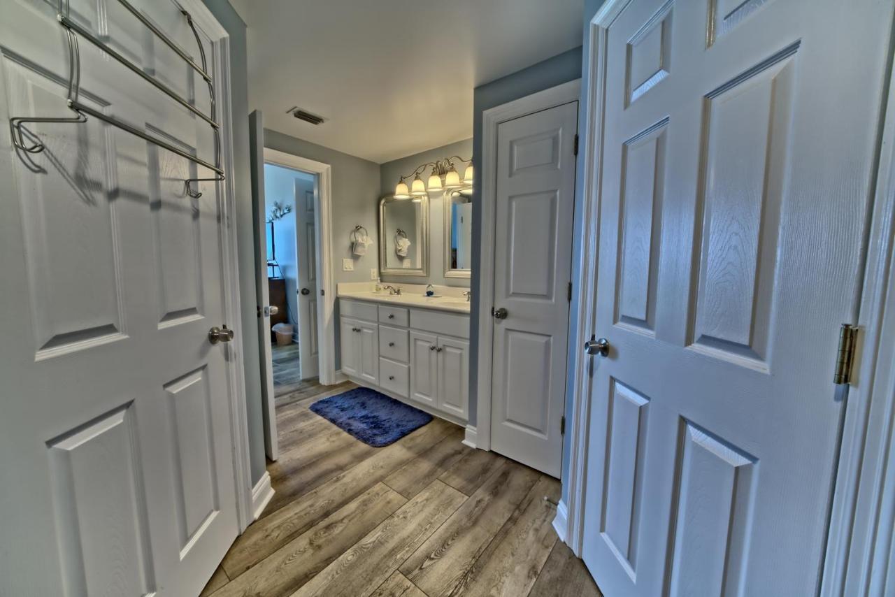 Beautiful With Spacious Balcony To Enjoy Fascinating Ocean View - Unit 1002